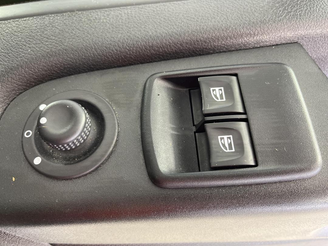 Photo '23' of Mitsubishi Express