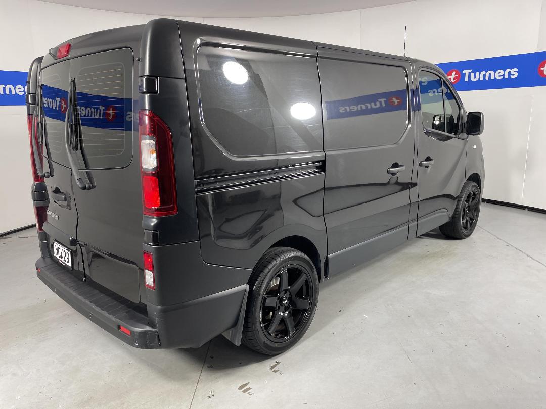 Photo '7' of Mitsubishi Express