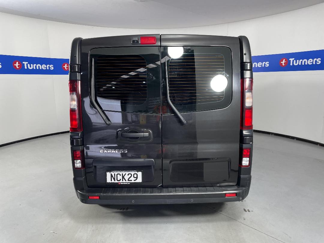 Photo '6' of Mitsubishi Express