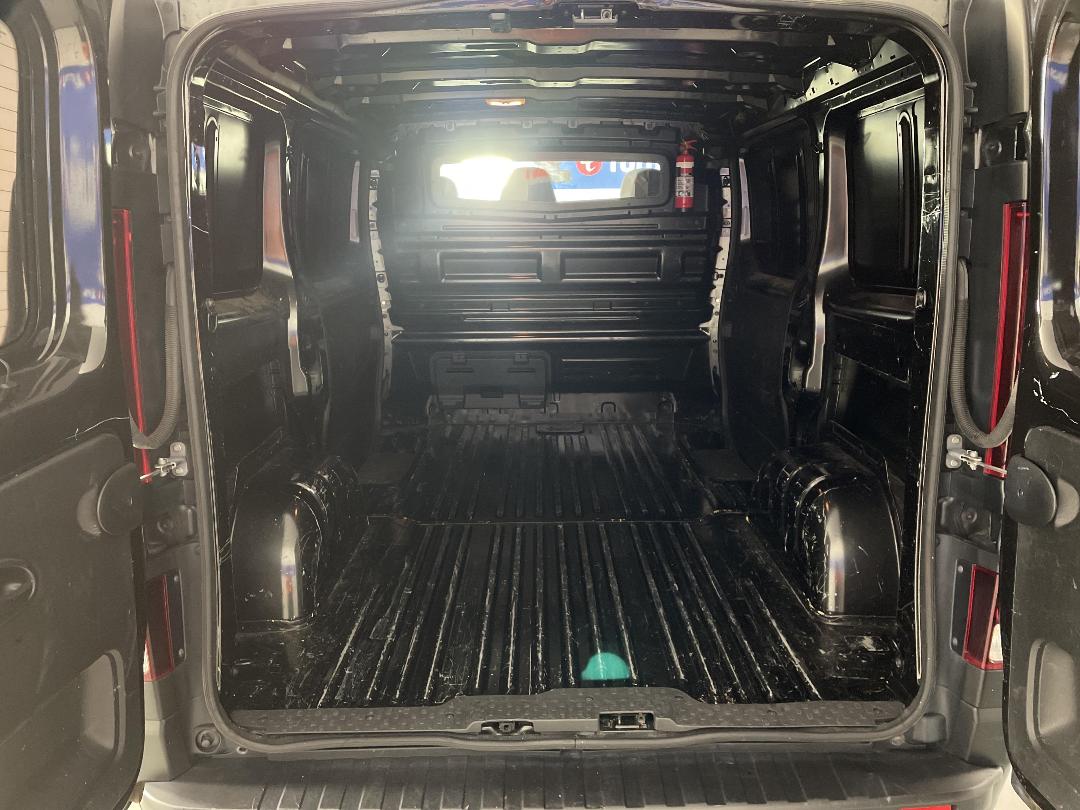 Photo '14' of Mitsubishi Express