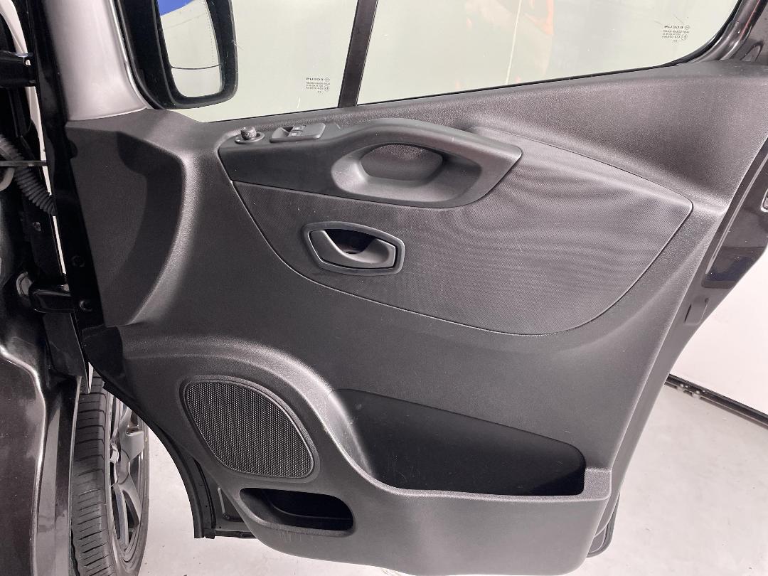 Photo '15' of Mitsubishi Express