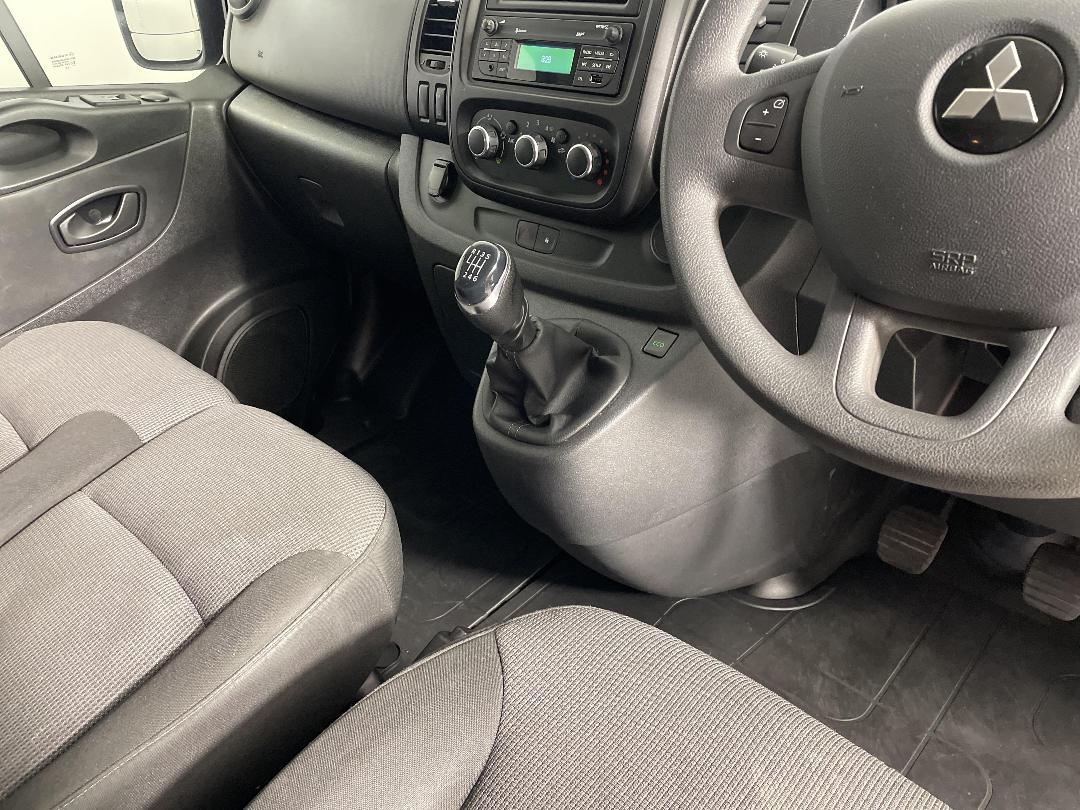 Photo '18' of Mitsubishi Express