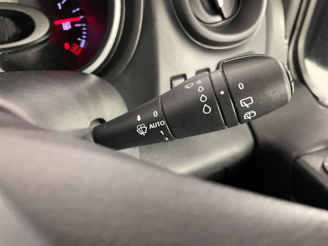 Photo '23' of Mitsubishi Express