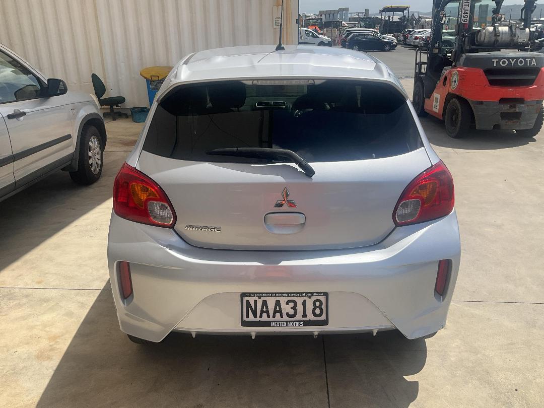 Photo '5' of Mitsubishi Mirage XLS Photo '5' of Mitsubishi Mirage XLS