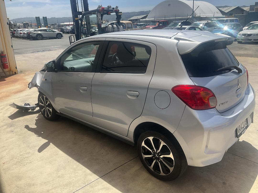 Photo '4' of Mitsubishi Mirage XLS Photo '4' of Mitsubishi Mirage XLS