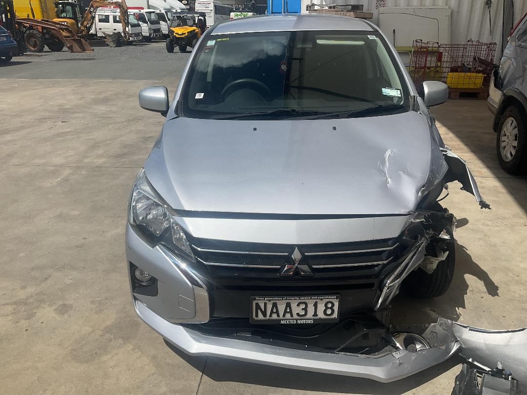 Photo '2' of Mitsubishi Mirage XLS Photo '2' of Mitsubishi Mirage XLS