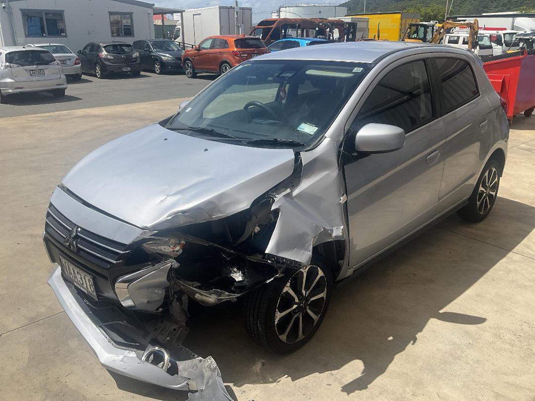 Photo '3' of Mitsubishi Mirage XLS Photo '3' of Mitsubishi Mirage XLS