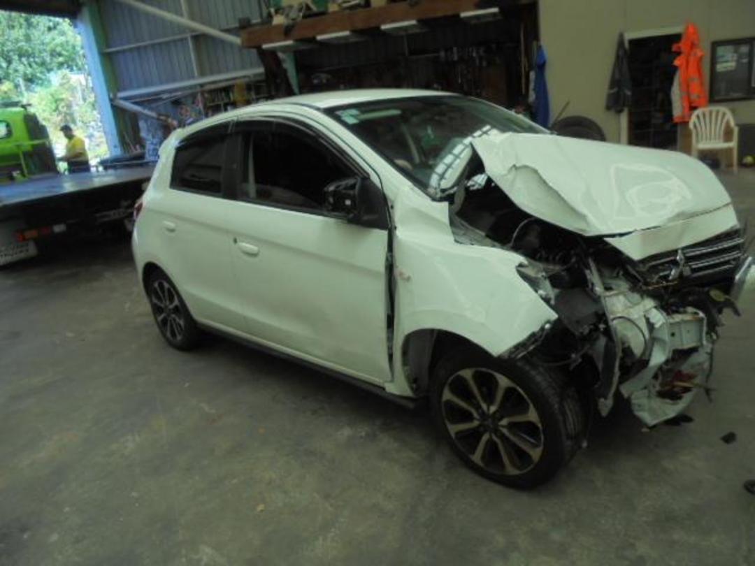 Photo '2' of Mitsubishi Mirage XLS Photo '2' of Mitsubishi Mirage XLS