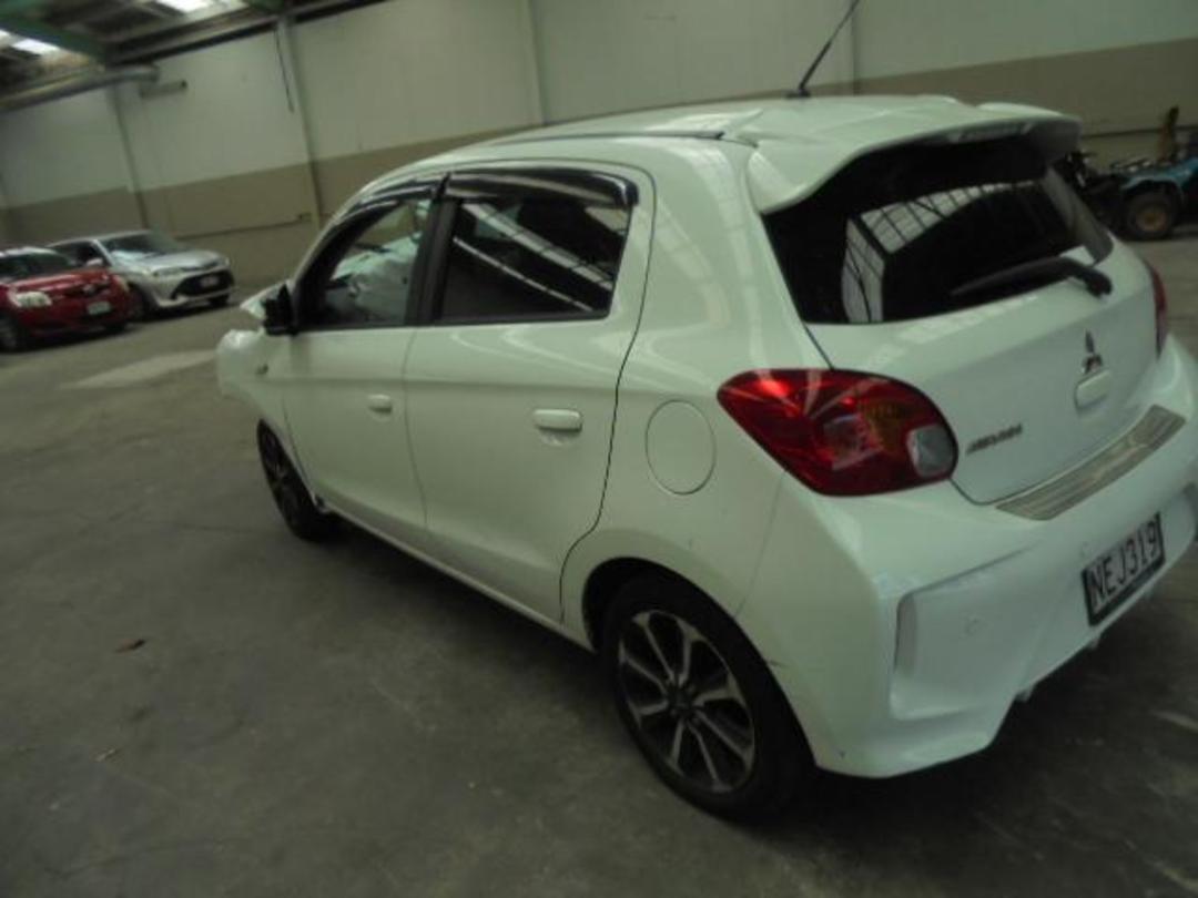 Photo '4' of Mitsubishi Mirage XLS Photo '4' of Mitsubishi Mirage XLS