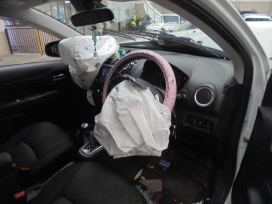 Photo '10' of Mitsubishi Mirage XLS Photo '10' of Mitsubishi Mirage XLS