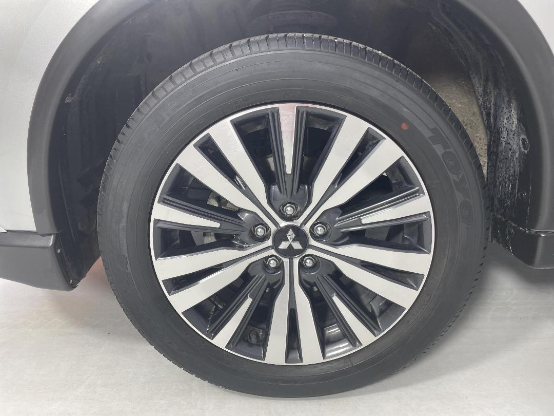 Photo '10' of Mitsubishi Outlander Photo '10' of Mitsubishi Outlander