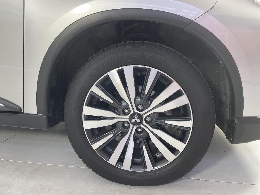 Photo '9' of Mitsubishi Outlander Photo '9' of Mitsubishi Outlander