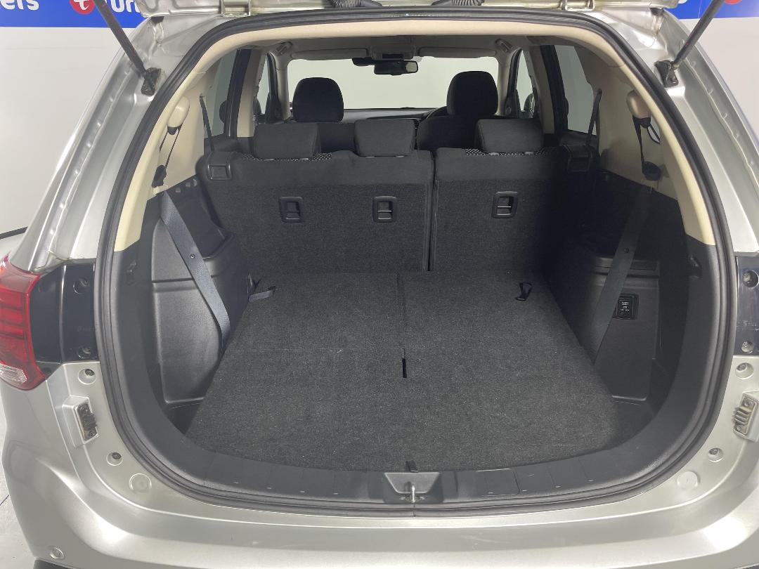 Photo '14' of Mitsubishi Outlander Photo '14' of Mitsubishi Outlander