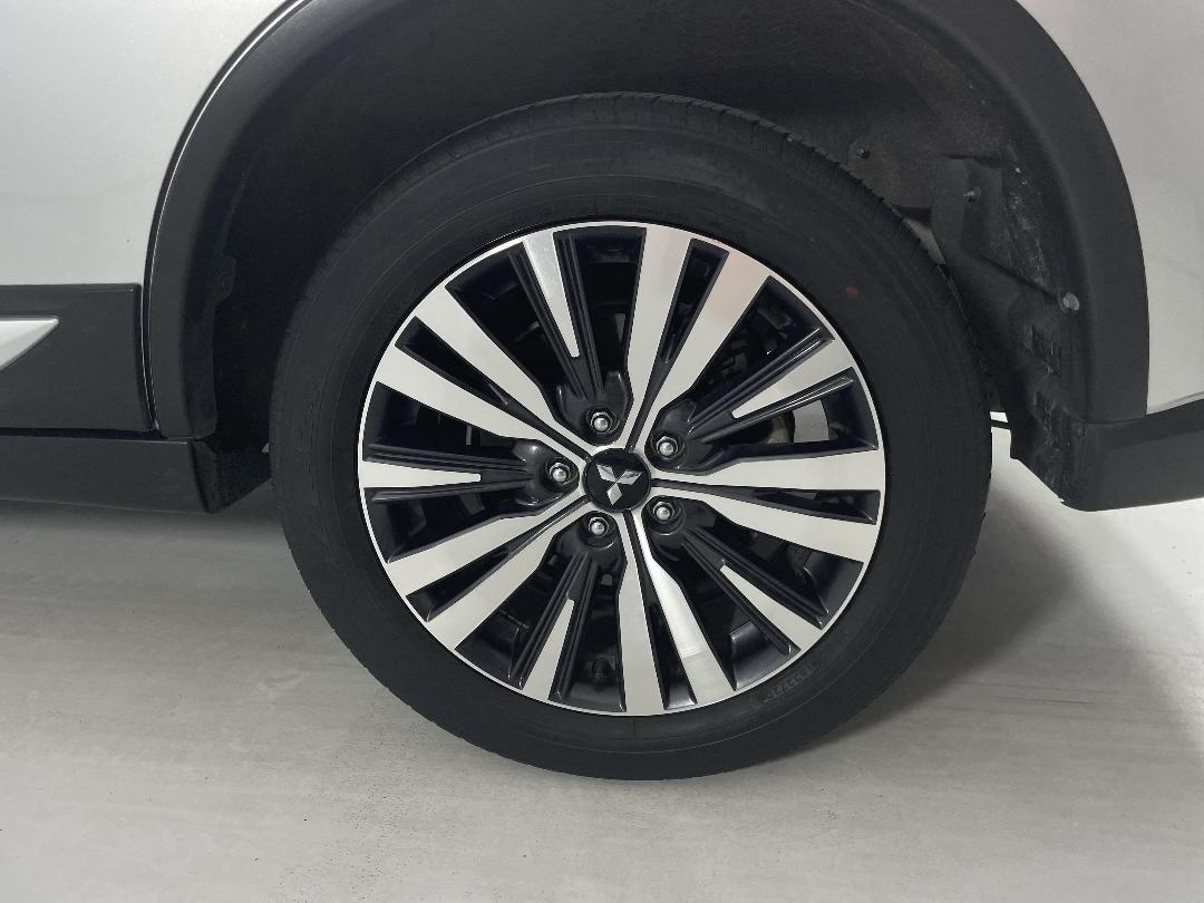 Photo '11' of Mitsubishi Outlander Photo '11' of Mitsubishi Outlander