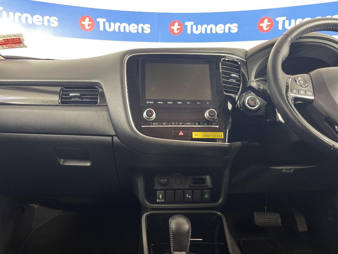 Photo '18' of Mitsubishi Outlander Photo '18' of Mitsubishi Outlander