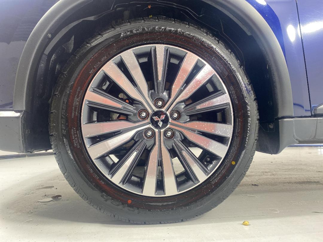 Photo '10' of Mitsubishi Outlander Photo '10' of Mitsubishi Outlander