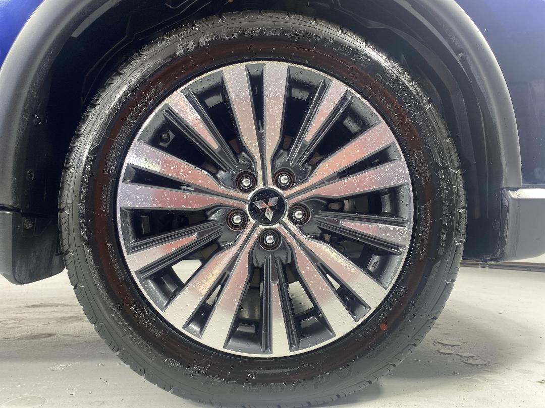 Photo '9' of Mitsubishi Outlander Photo '9' of Mitsubishi Outlander