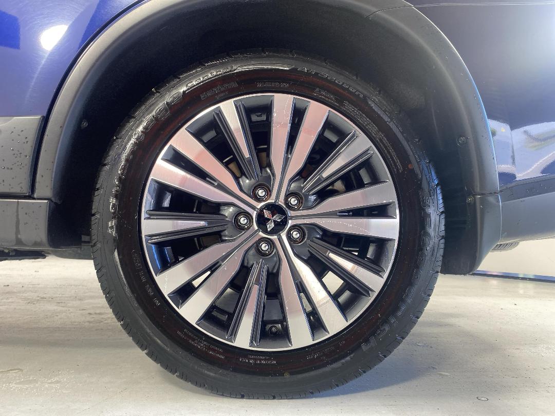 Photo '11' of Mitsubishi Outlander Photo '11' of Mitsubishi Outlander