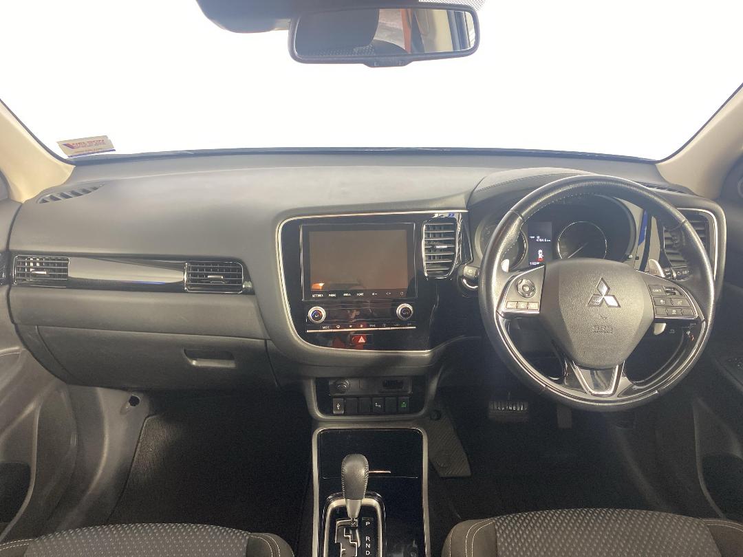 Photo '17' of Mitsubishi Outlander Photo '17' of Mitsubishi Outlander