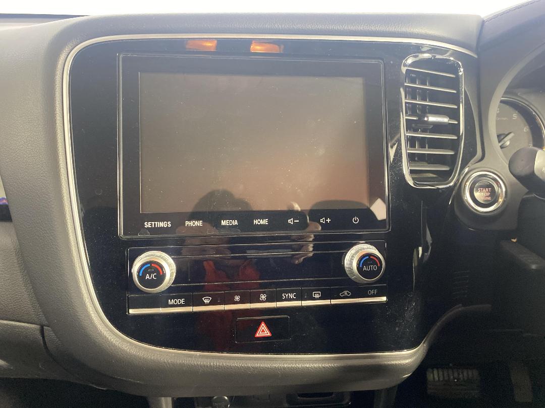 Photo '18' of Mitsubishi Outlander Photo '18' of Mitsubishi Outlander