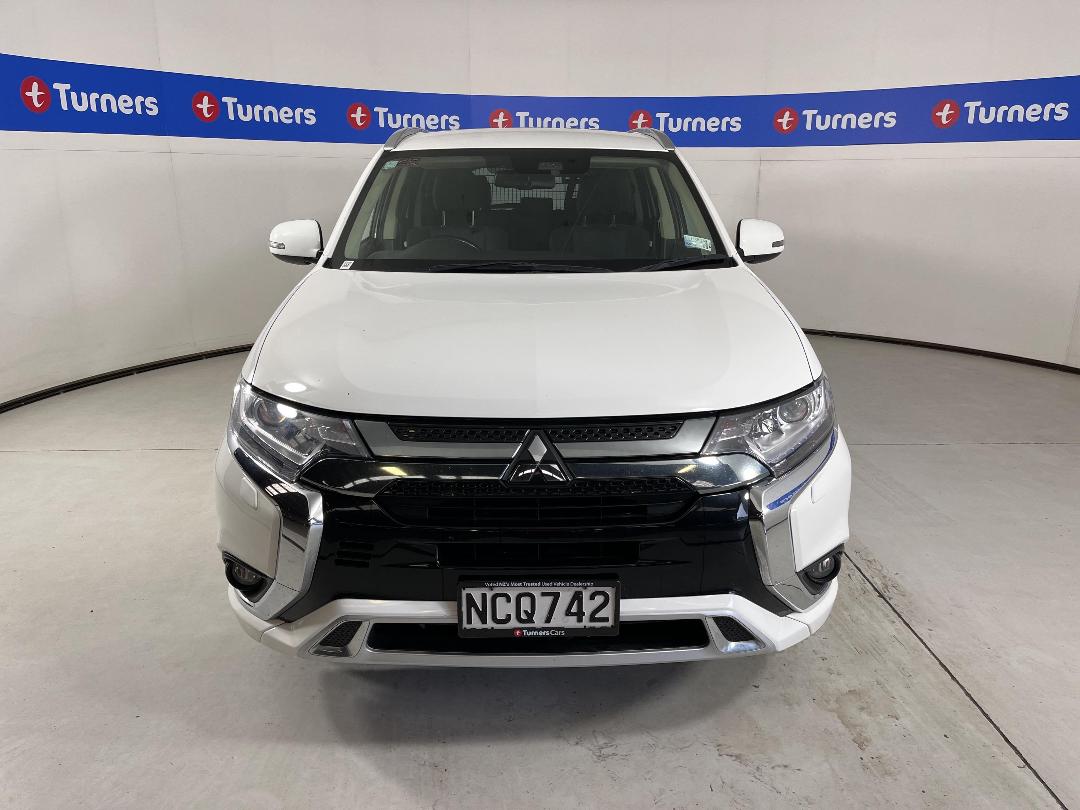 Photo '2' of Mitsubishi Outlander