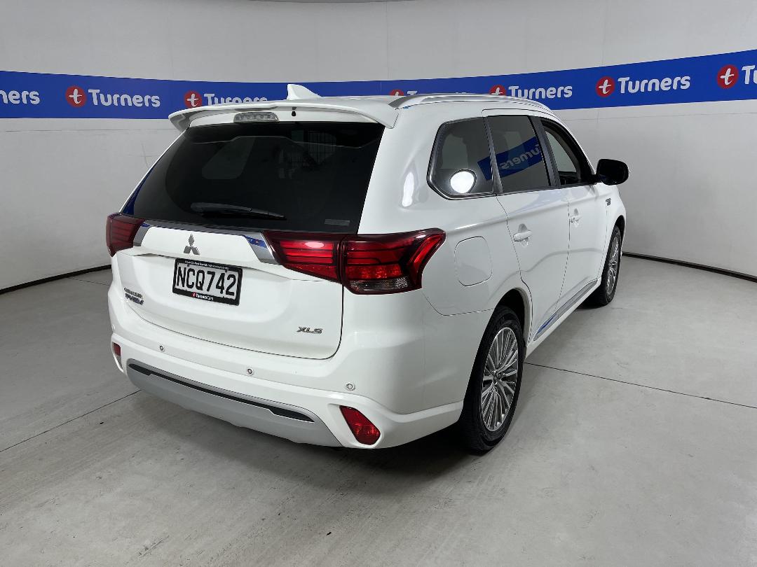 Photo '7' of Mitsubishi Outlander