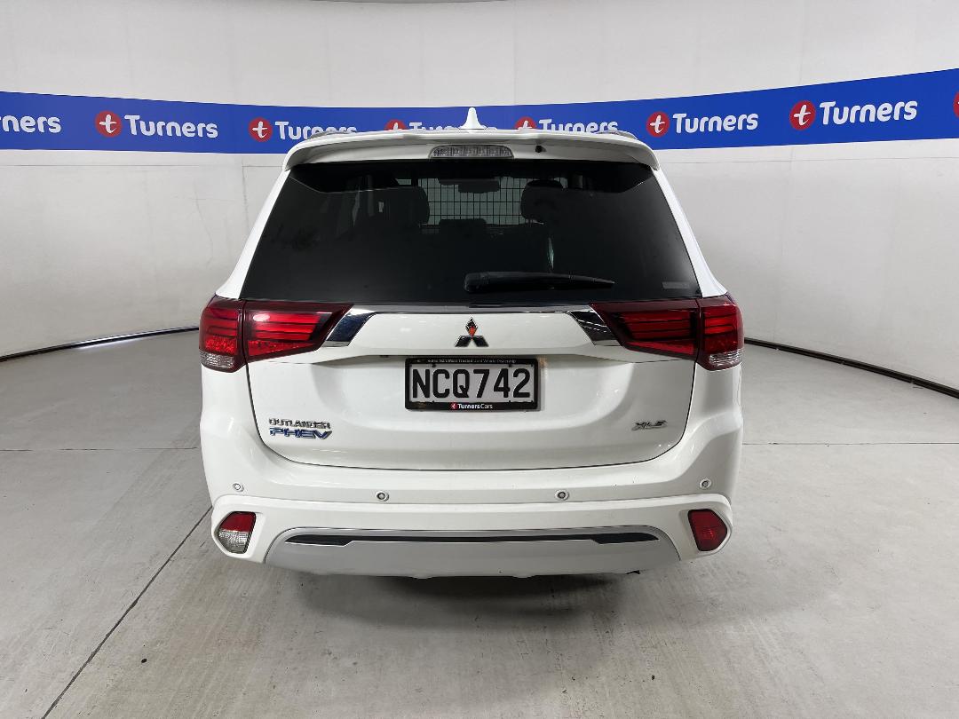 Photo '6' of Mitsubishi Outlander