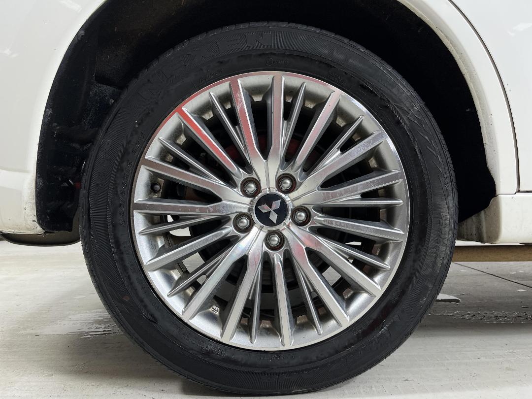 Photo '12' of Mitsubishi Outlander