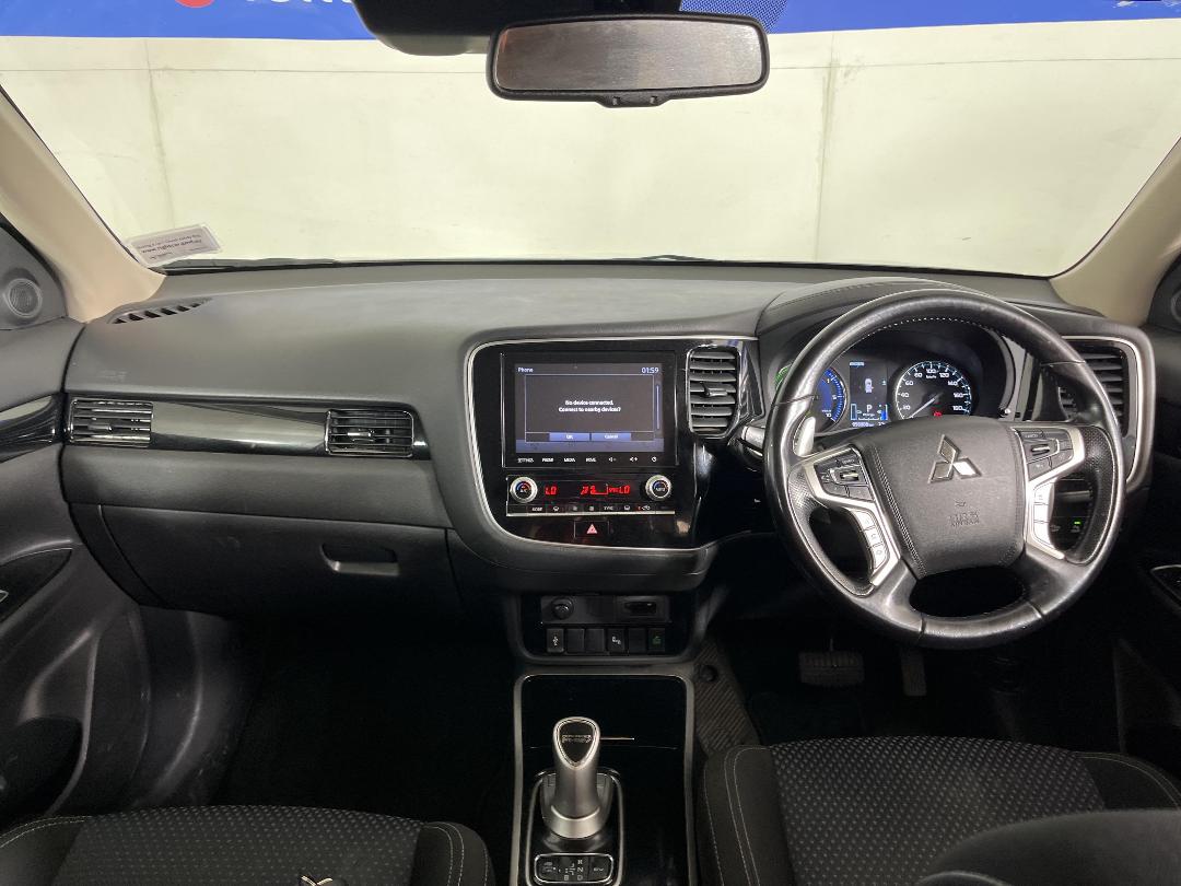 Photo '17' of Mitsubishi Outlander