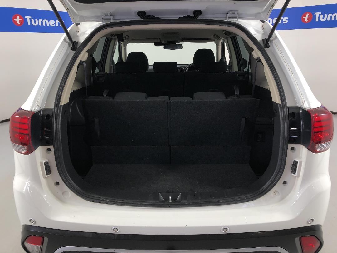 Photo '14' of Mitsubishi Outlander Photo '14' of Mitsubishi Outlander