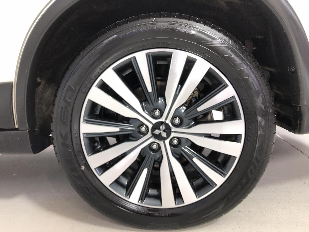 Photo '11' of Mitsubishi Outlander Photo '11' of Mitsubishi Outlander