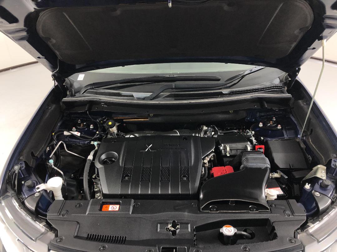 Photo '13' of Mitsubishi Outlander