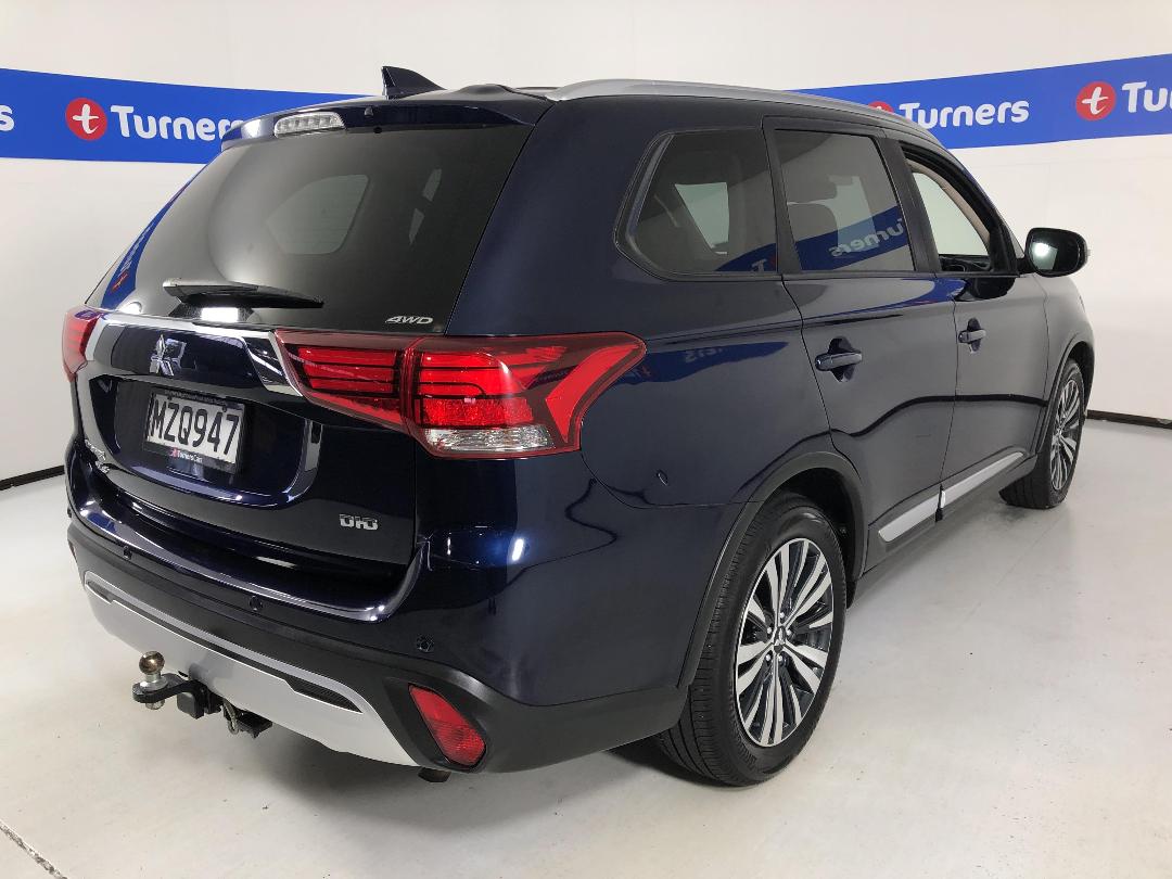 Photo '7' of Mitsubishi Outlander