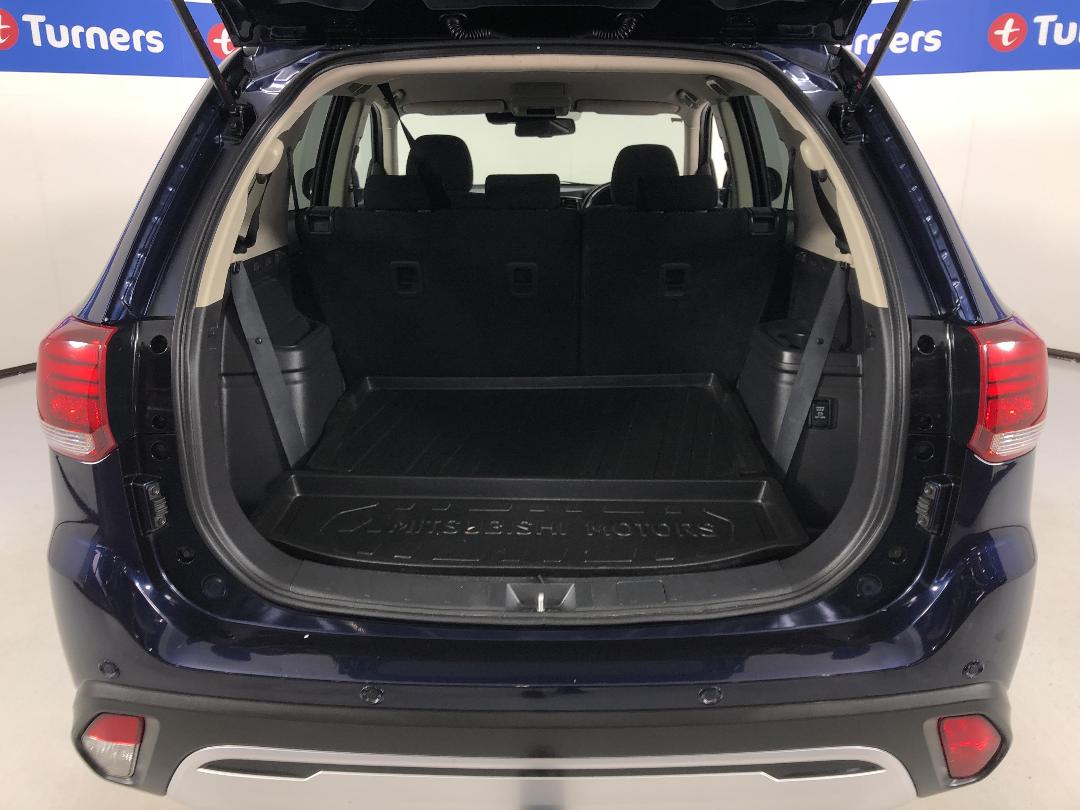 Photo '14' of Mitsubishi Outlander