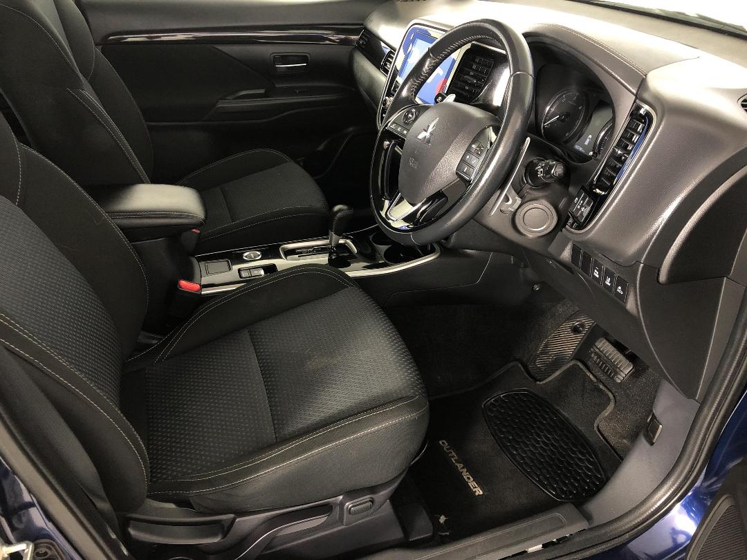 Photo '16' of Mitsubishi Outlander