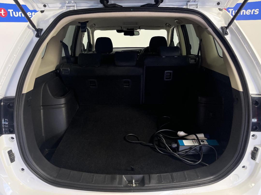 Photo '14' of Mitsubishi Outlander