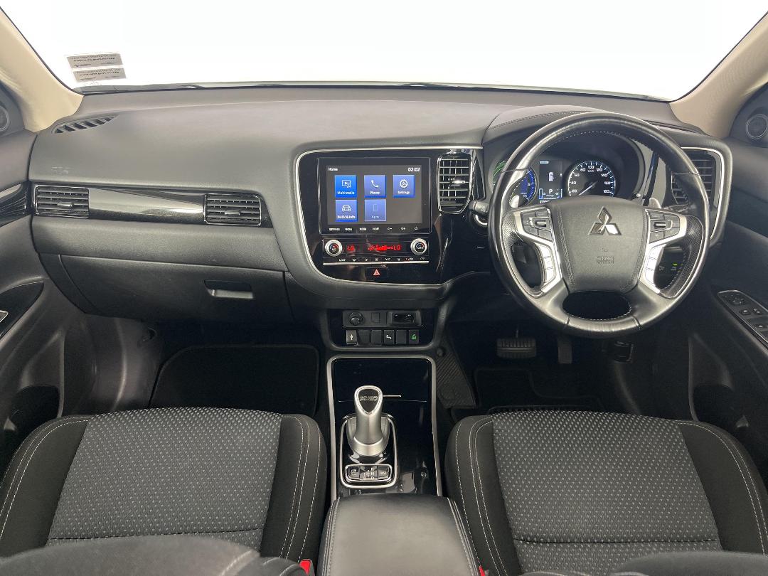 Photo '17' of Mitsubishi Outlander