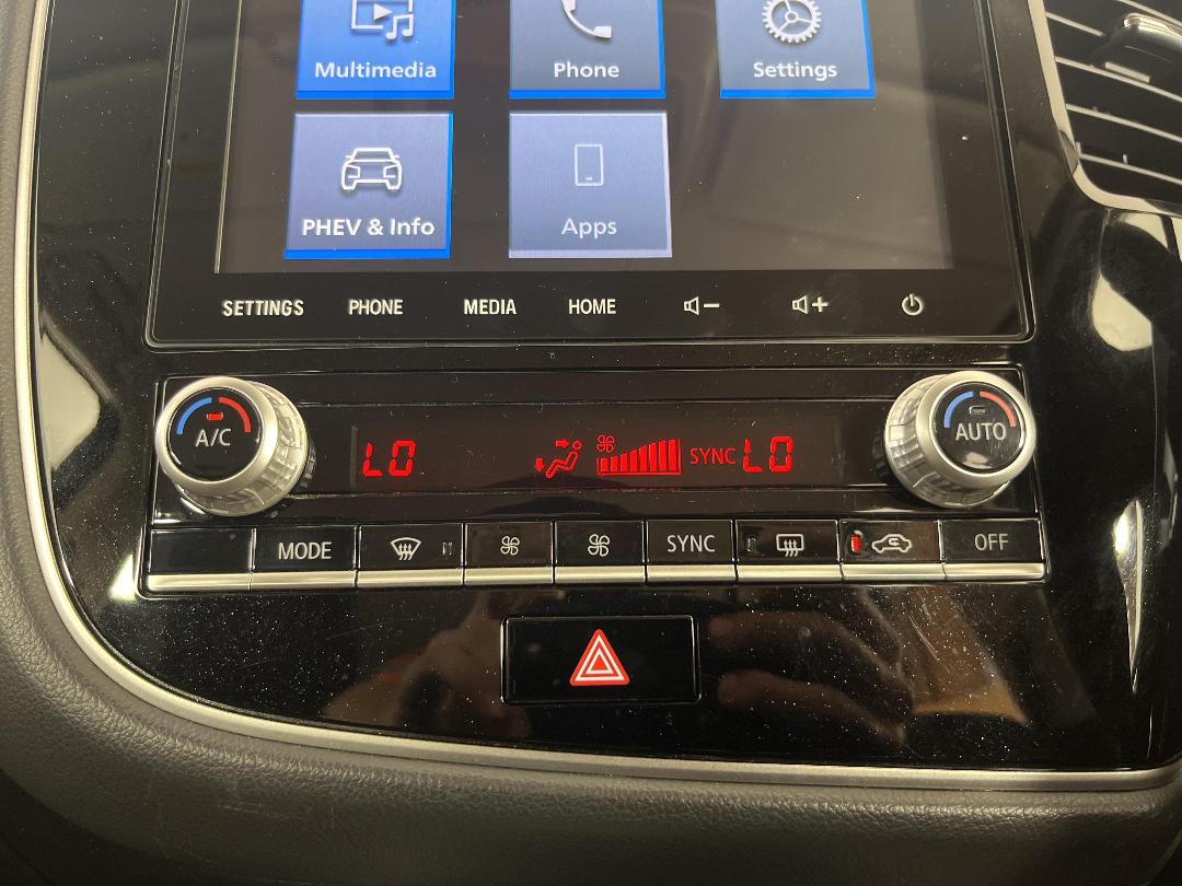 Photo '25' of Mitsubishi Outlander