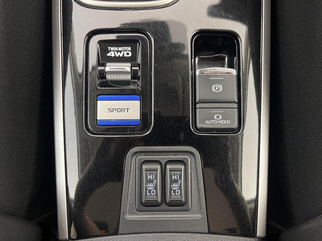 Photo '27' of Mitsubishi Outlander