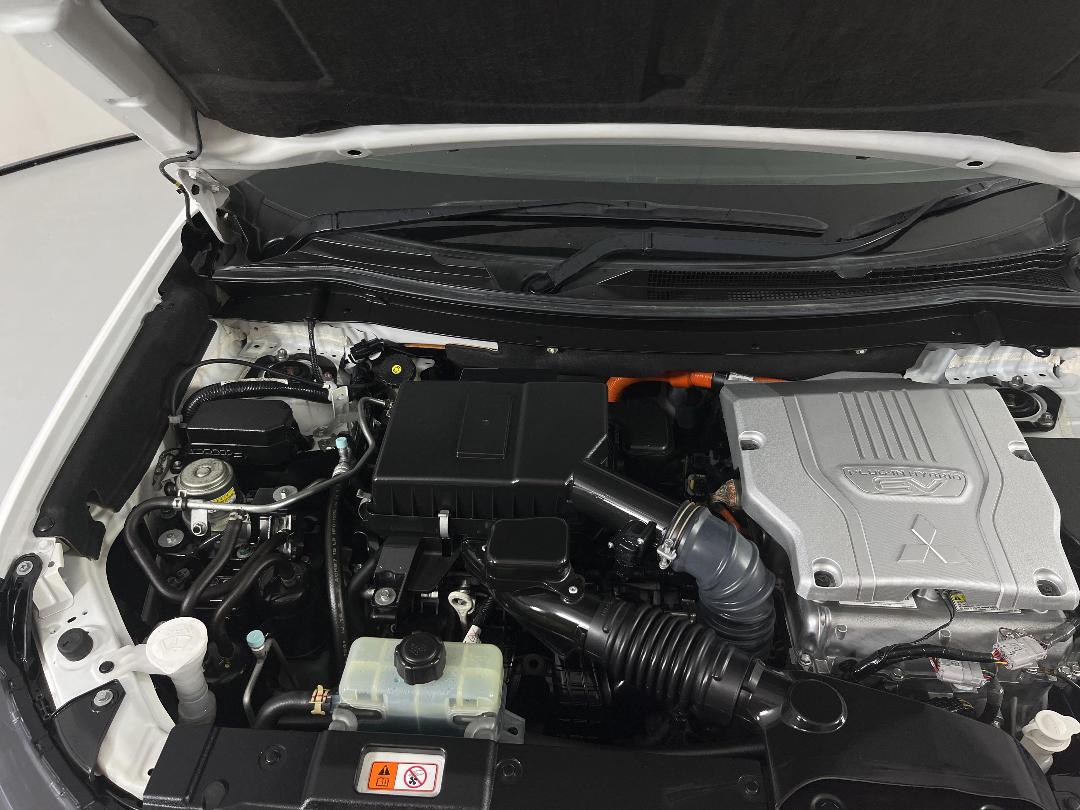 Photo '13' of Mitsubishi Outlander