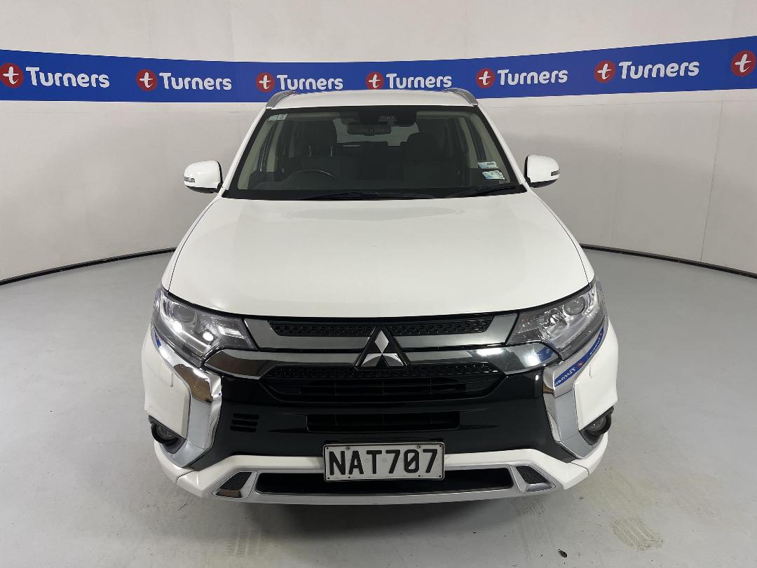 Photo '2' of Mitsubishi Outlander