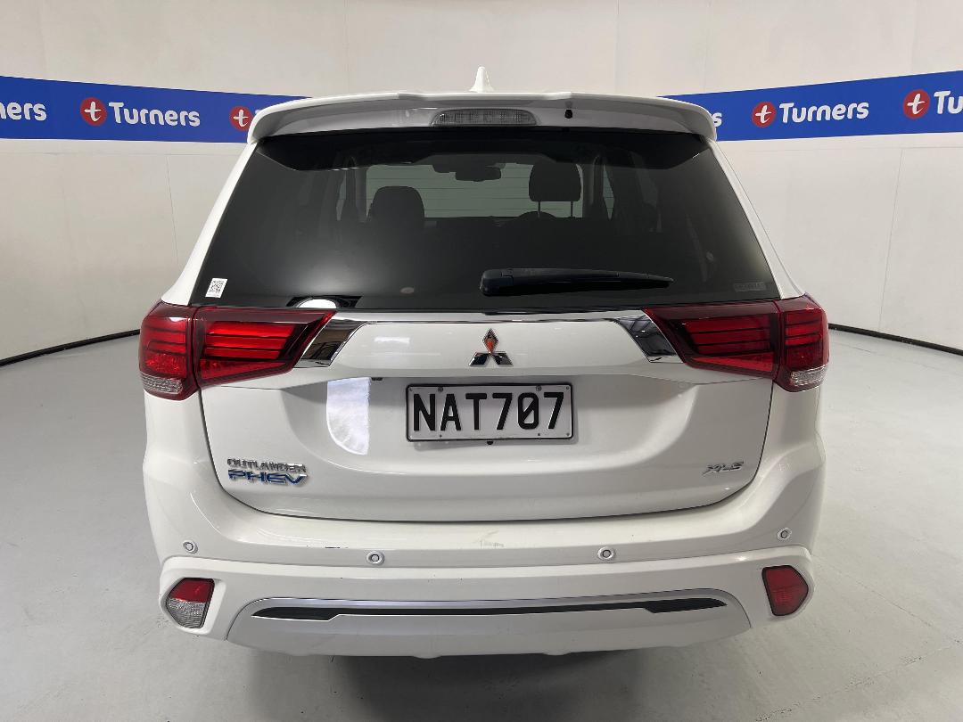 Photo '6' of Mitsubishi Outlander