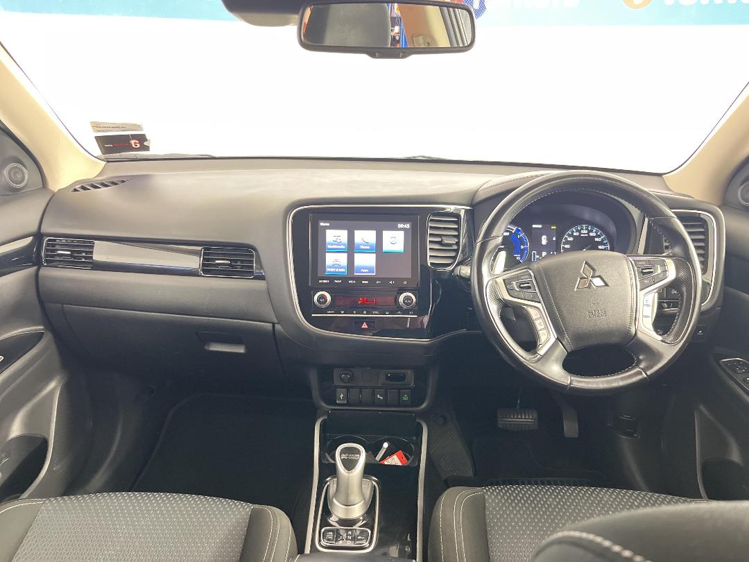 Photo '17' of Mitsubishi Outlander