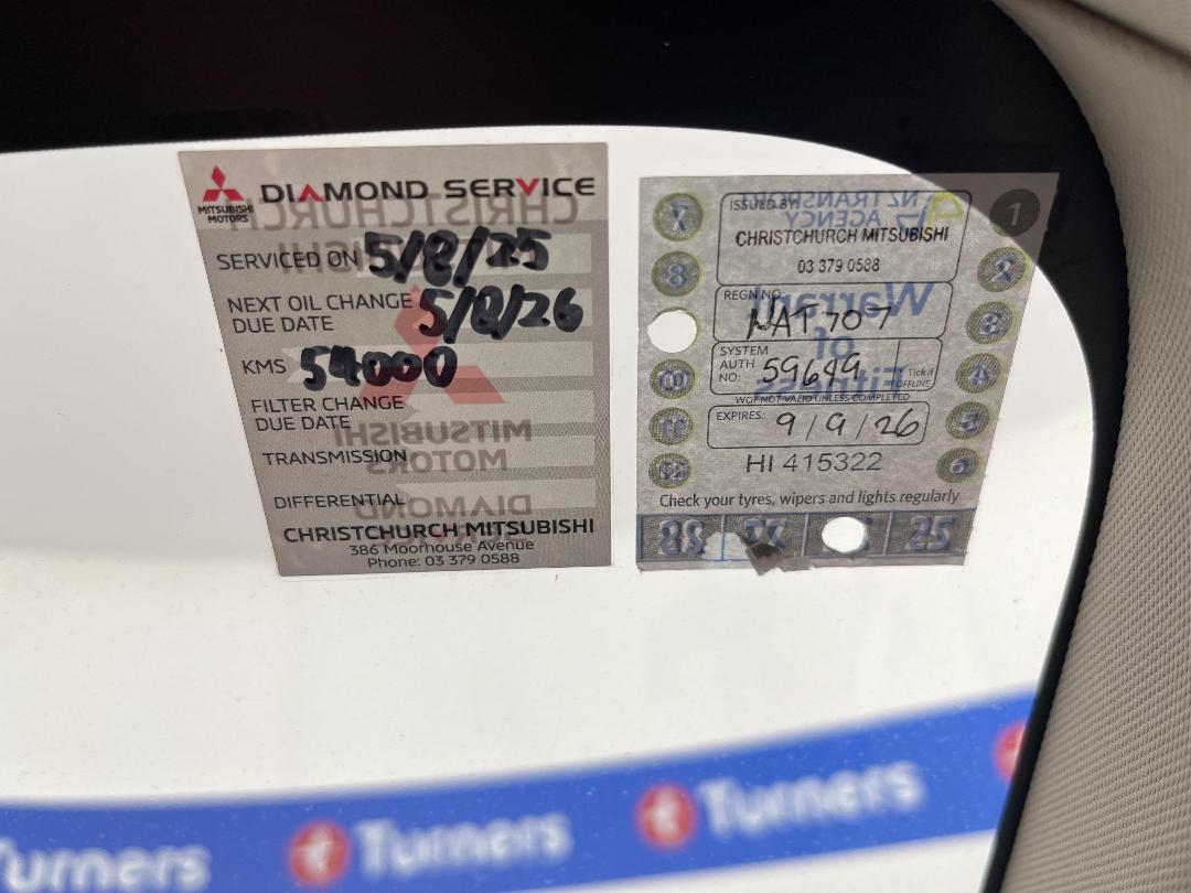 Photo '24' of Mitsubishi Outlander