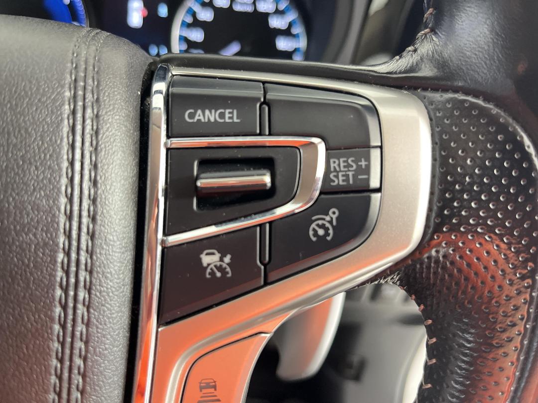 Photo '28' of Mitsubishi Outlander