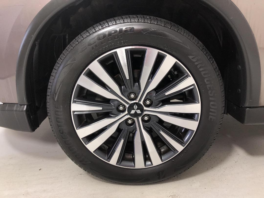 Photo '10' of Mitsubishi Outlander Photo '10' of Mitsubishi Outlander