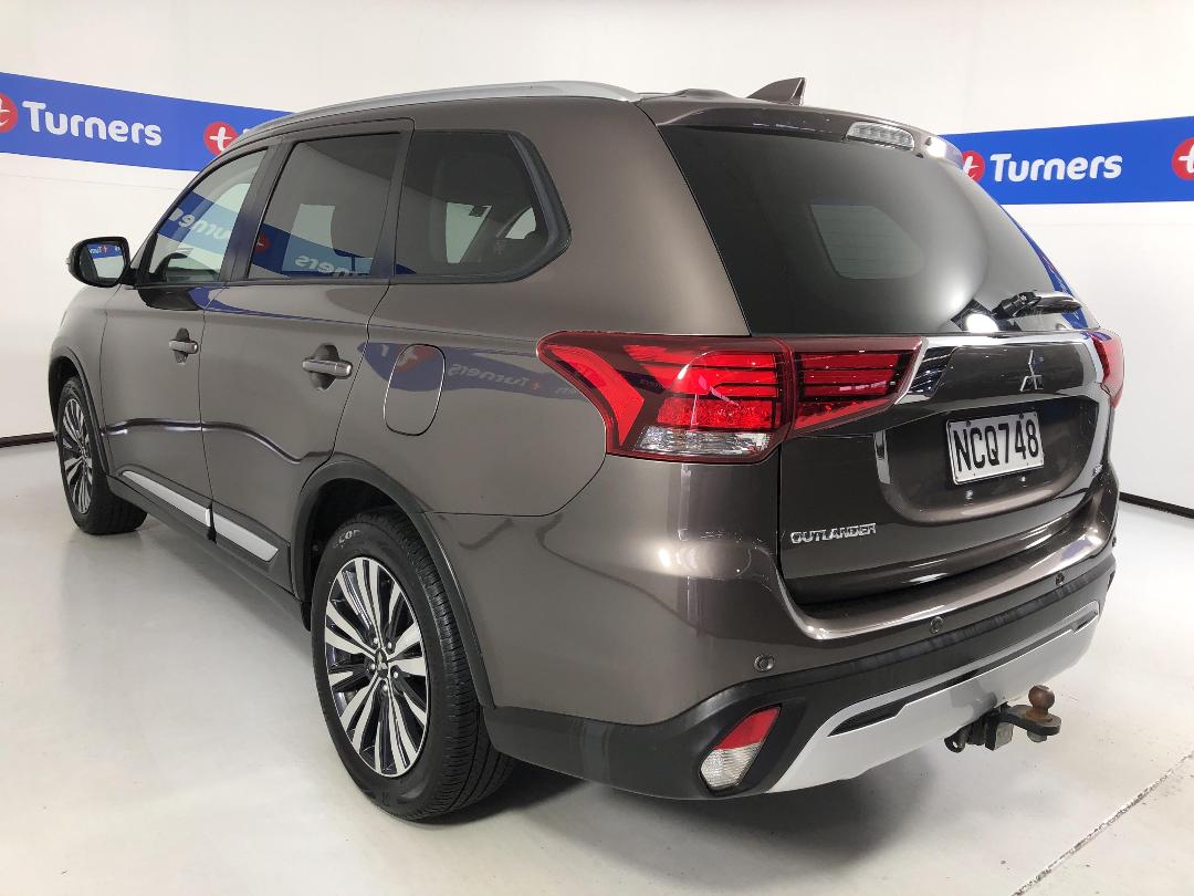 Photo '5' of Mitsubishi Outlander Photo '5' of Mitsubishi Outlander