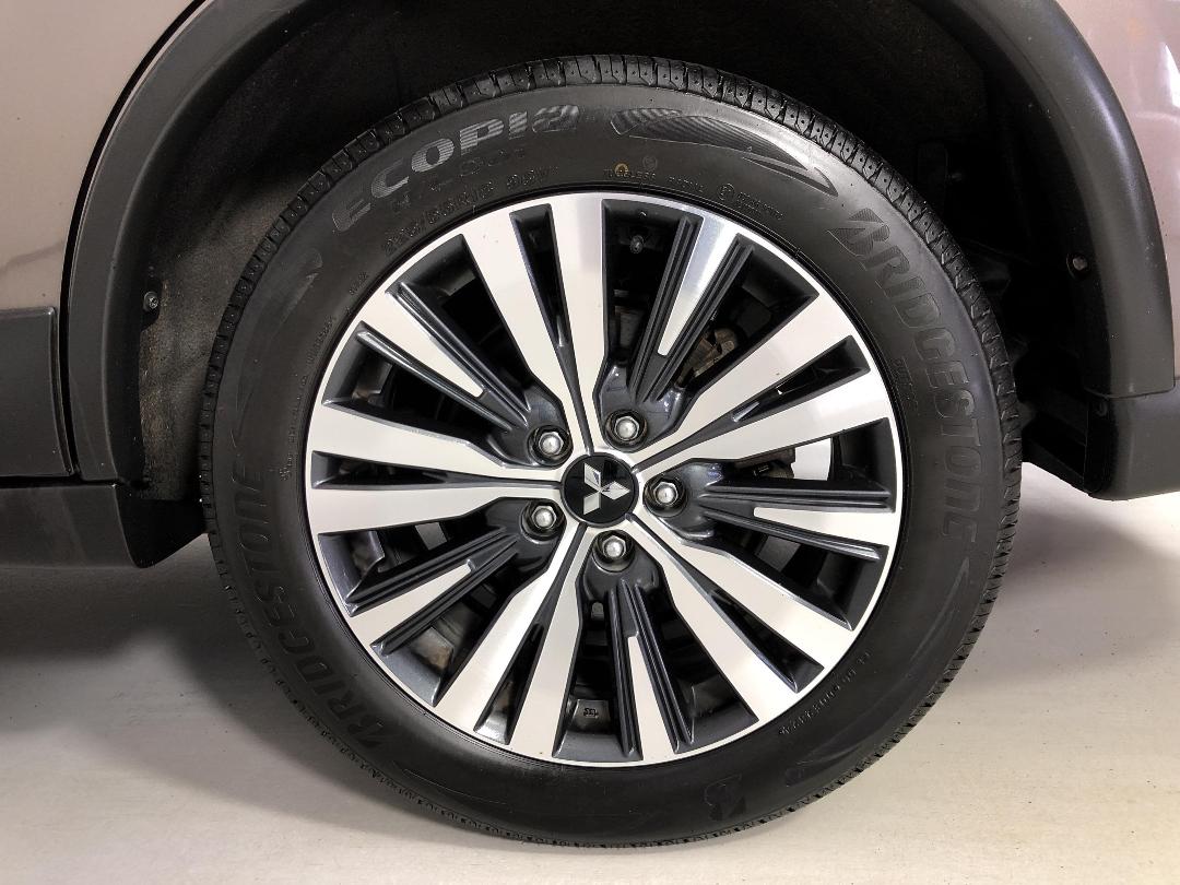 Photo '11' of Mitsubishi Outlander Photo '11' of Mitsubishi Outlander