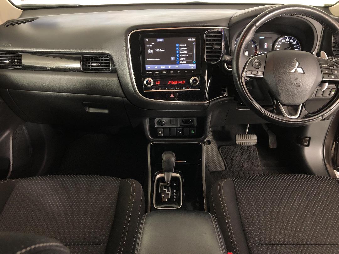 Photo '17' of Mitsubishi Outlander Photo '17' of Mitsubishi Outlander