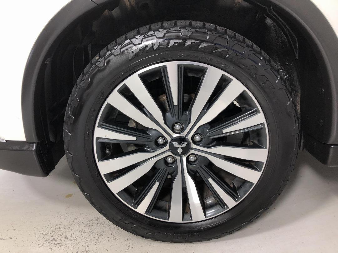 Photo '10' of Mitsubishi Outlander Photo '10' of Mitsubishi Outlander